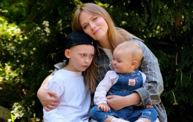 Анна Кошмал із дітьми втекла з міста і похизувалась їхнім відпочинком на природі