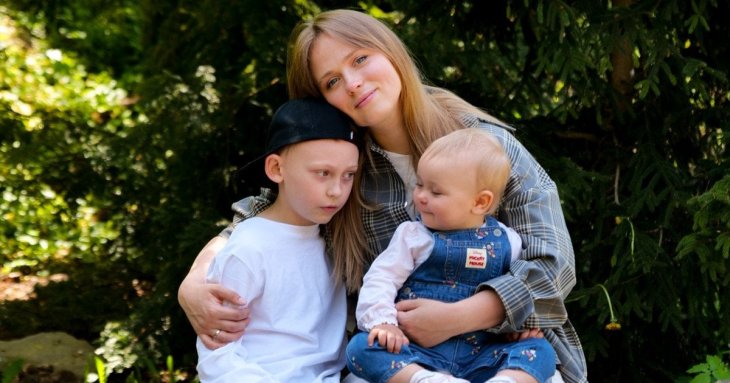 Анна Кошмал із дітьми втекла з міста і похизувалась їхнім відпочинком на природі