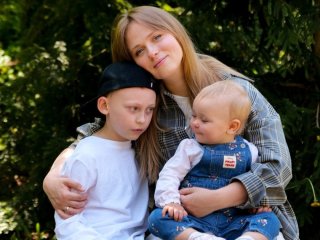 Анна Кошмал із дітьми втекла з міста і похизувалась їхнім відпочинком на природі