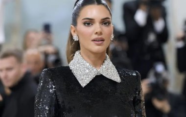 Как серая мышь: Кендалл Дженнер пришла на вечеринку в негламурном образе (фото)