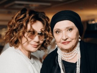 Олена Мозгова показала свою маму в молодості і зачарувала її красою