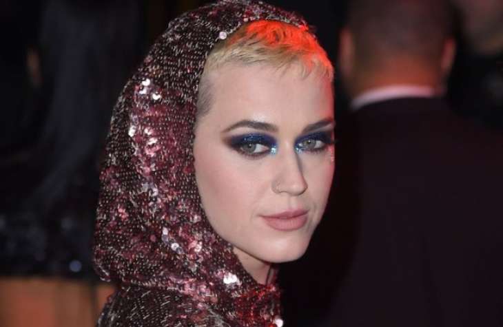 Кэти Перри позировала в образе Белоснежки