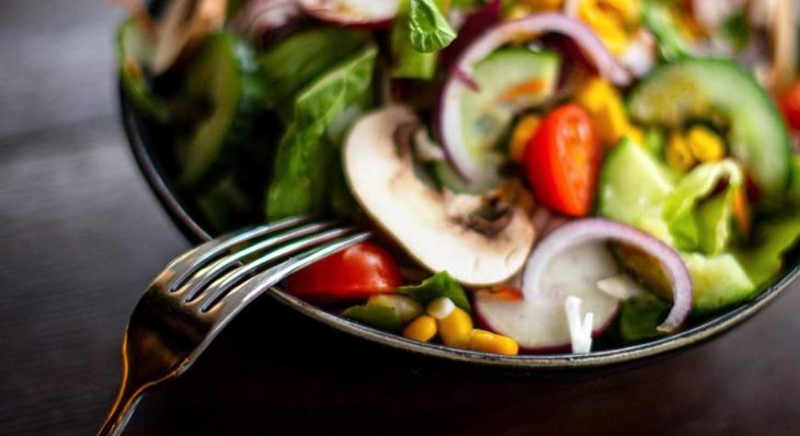 Дієтолог назвала головну небезпеку низькокалорійних продуктів при схудненні