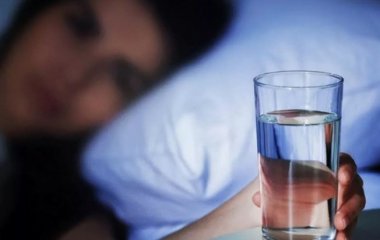 Що станеться з тілом, якщо звести звичку починати день зі склянки води