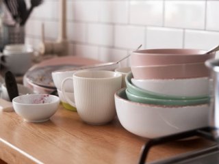 Эксперт назвала три вида опасной посуды, которая может навредить здоровью