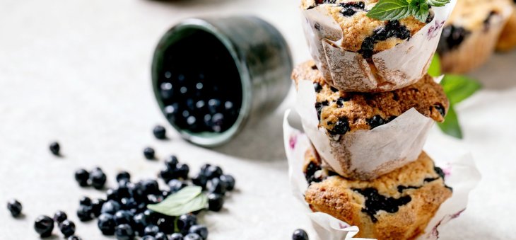 Кексы финансье с черникой