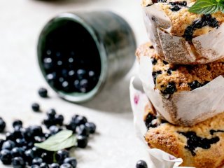 Кексы финансье с черникой
