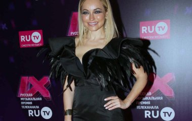 Инна Маликова и Янина Студилина носят одинаковые платья