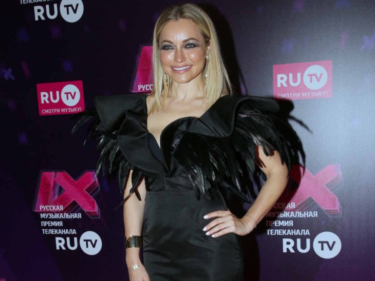 Инна Маликова и Янина Студилина носят одинаковые платья