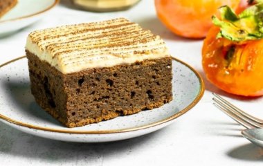 Шоколадный торт с хурмой и ореховым кремом: рецепт изумительного десерта