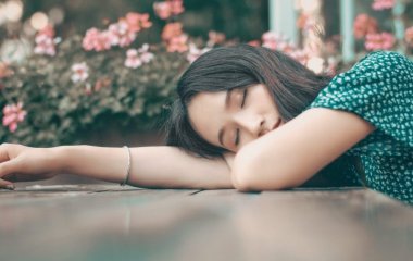 5 признаков, что у женщины на личном фронте шаром покати