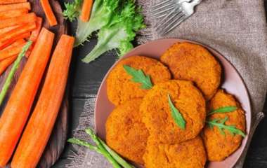 Простой рецепт морковных котлет, которые готовятся за 15 минут