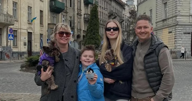Олександр Педан замилував сімейними фото з дочкою і сином та звернувся до дружини в особливий день