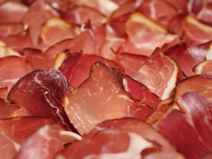 Названо продукти, що знижують шкоду червоного м'яса