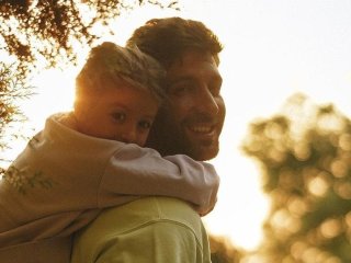Даніель Салем замилував рідкісними фото з 11-річною донькою від ексдружини: як вони відпочивають в Одесі