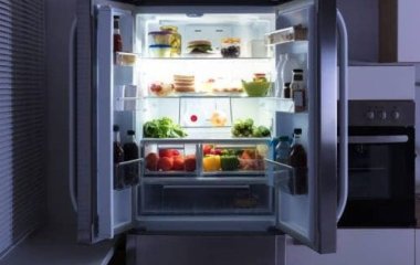 Скільки годин тримає холодильник без світла: як зберегти продукти