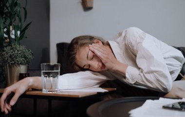 Чому перфекціоністи частіше страждають від хронічного болю — пояснення вчених