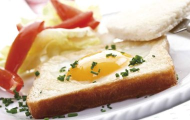 Лікар назвав продукти, що допомагають впоратися зі стресом.