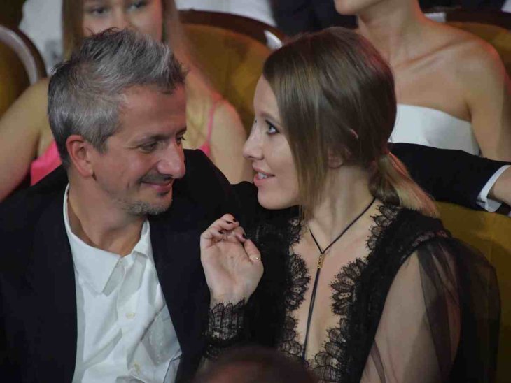 Как выглядит приглашение и что входит в свадебный виш-лист Ксении Собчак и Константина Богомолова