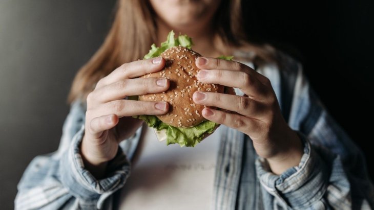 Ученые обнаружили неожиданную пользу жирной пищи