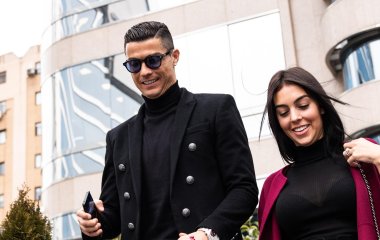 Джорджина Родригес и Криштиану Роналду отдыхают с детьми на фоне слухов о помолвке