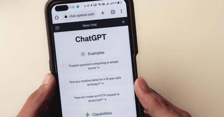 Що категорично не можна розповідати ChatGPT: 7 заборонених тем для вашої безпеки