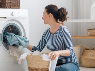 Як правильно прати постільну білизну: за якої температури, які засоби використовувати