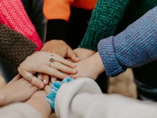 «Добрий вечір» чи «Доброго вечора»: як правильно привітатися українською мовою