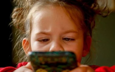 Ученые определили реальную степень воздействия излучения смартфона на мозг детей