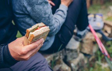 Дієтолог назвала найкращі продукти для дорожнього перекушування