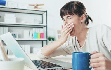Вчені пояснили, чому хочеться спати