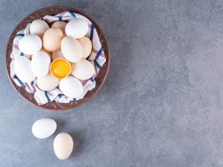 Специалисты рассказали, как правильно выбирать яйца