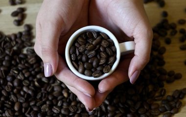 Дерматолог розповів про омолоджуючий ефект кави