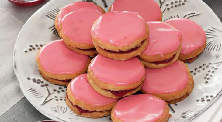 Малиновые птифуры