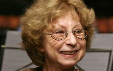 Лия Ахеджакова попала в больницу