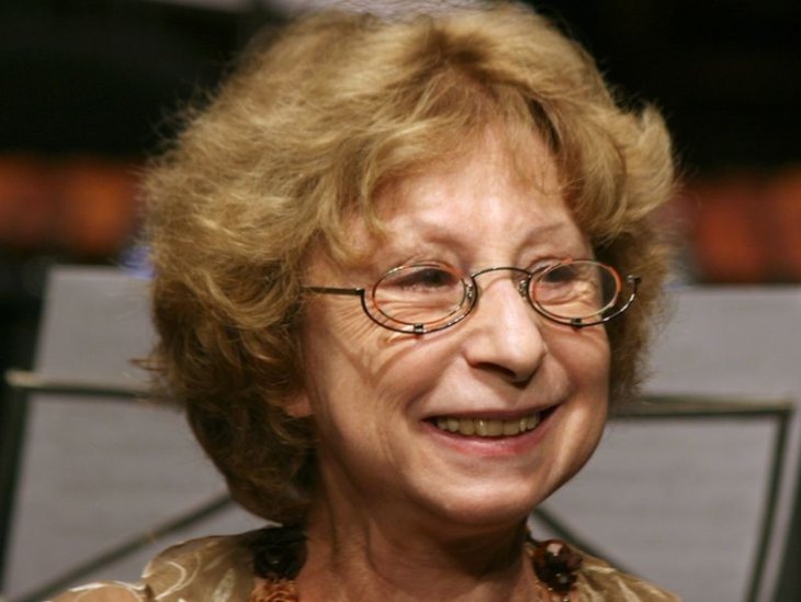 Лия Ахеджакова попала в больницу