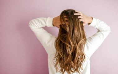 Що робити з пересушеним волоссям узимку: поради, які реально діють