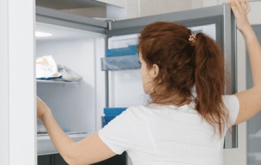 Цю помилку роблять майже всі: чому їжа швидко псується у холодильнику