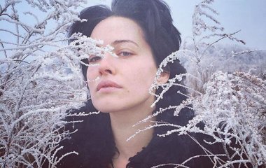 Даша Астафьева восхитила почитателей женственными кадрами с бабочками