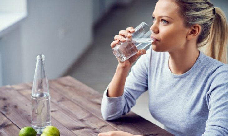 Посленовогодний детокс: как быстро привести себя  в форму после праздников