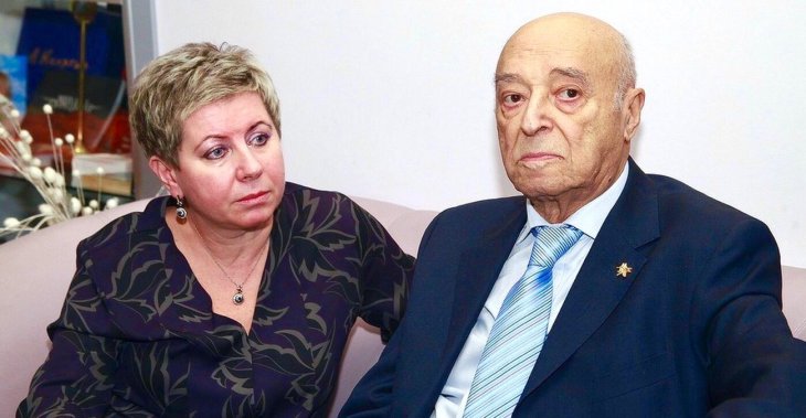 Больной коронавирусом вдове Владимира Этуша стало хуже