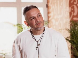 Ектор Хіменес-Браво показав себе в молодості до популярності і згадав, як на кухні мив посуд