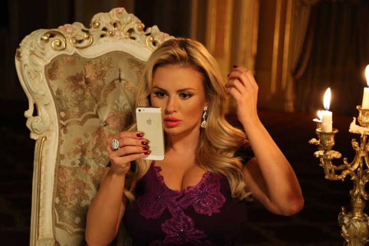 Анна Семенович раскрыла правду о работе в группе «Блестящие»