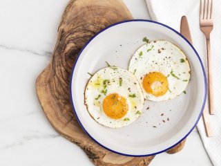 Кому не стоит употреблять яичницу на завтрак