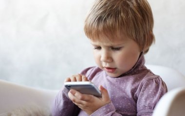 Перший смартфон для дитини: як не помилитися і коли він справді потрібен