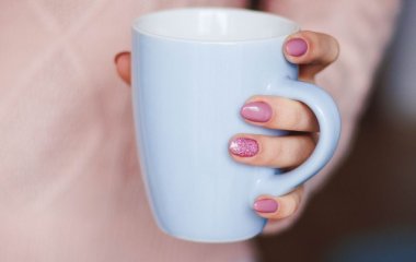 Нещастя і хвороби: чому ніколи не можна пити з чужої чашки — народні прикмети