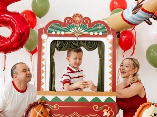 Віктор Павлік з дружиною з розмахом відгуляв 5-річчя сина на вечірці й запросив зіркових гостей