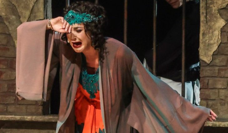 Опозоренная Бузова бежит из России на другой континент