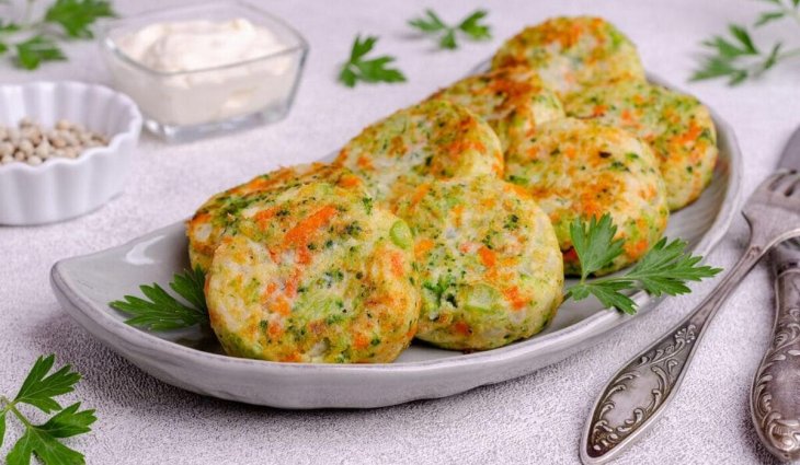 Вкусно и полезно: как приготовить овощные котлеты в духовке