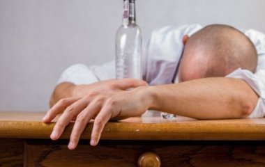 Названо головну ознаку алкогольної залежності